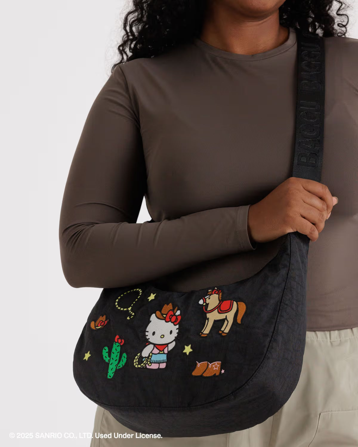 BAGGU - Medium Nylon Crescent Bag - Embroidered Hello Kitty Western