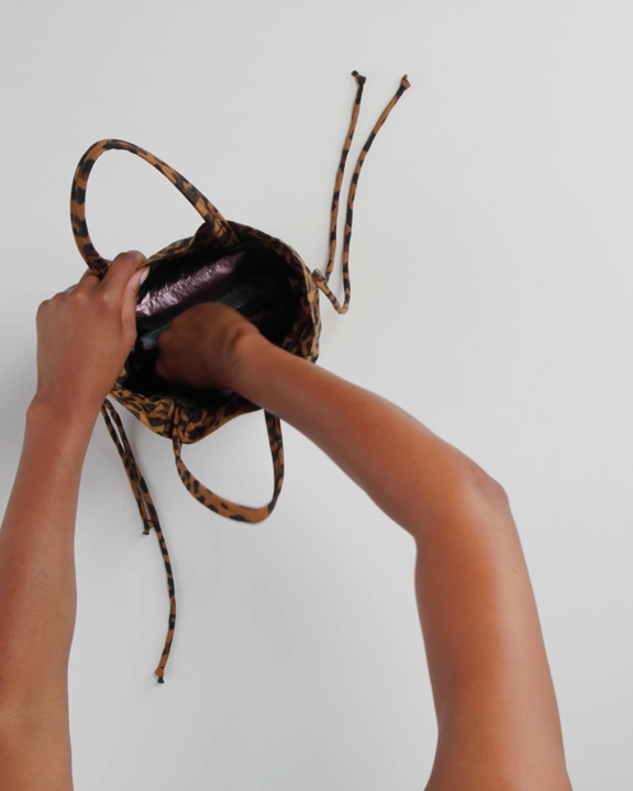 BAGGU - Nylon Drawstring Bag - Leopard