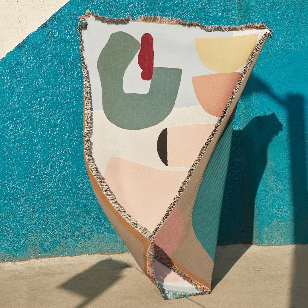 SLOW DOWN STUDIO - Arthur Throw