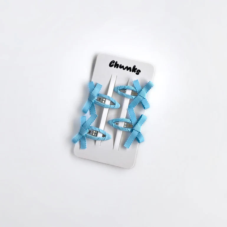 CHUNKS Mini Bow Snap Clips In Baby Blue