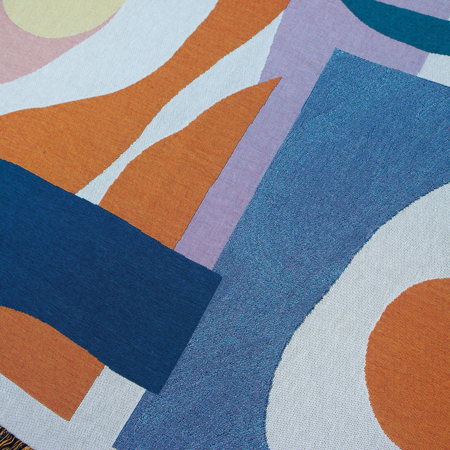 SLOW DOWN STUDIO - Essien Throw