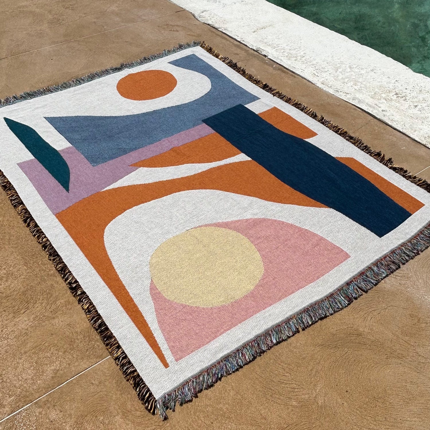 SLOW DOWN STUDIO - Essien Throw