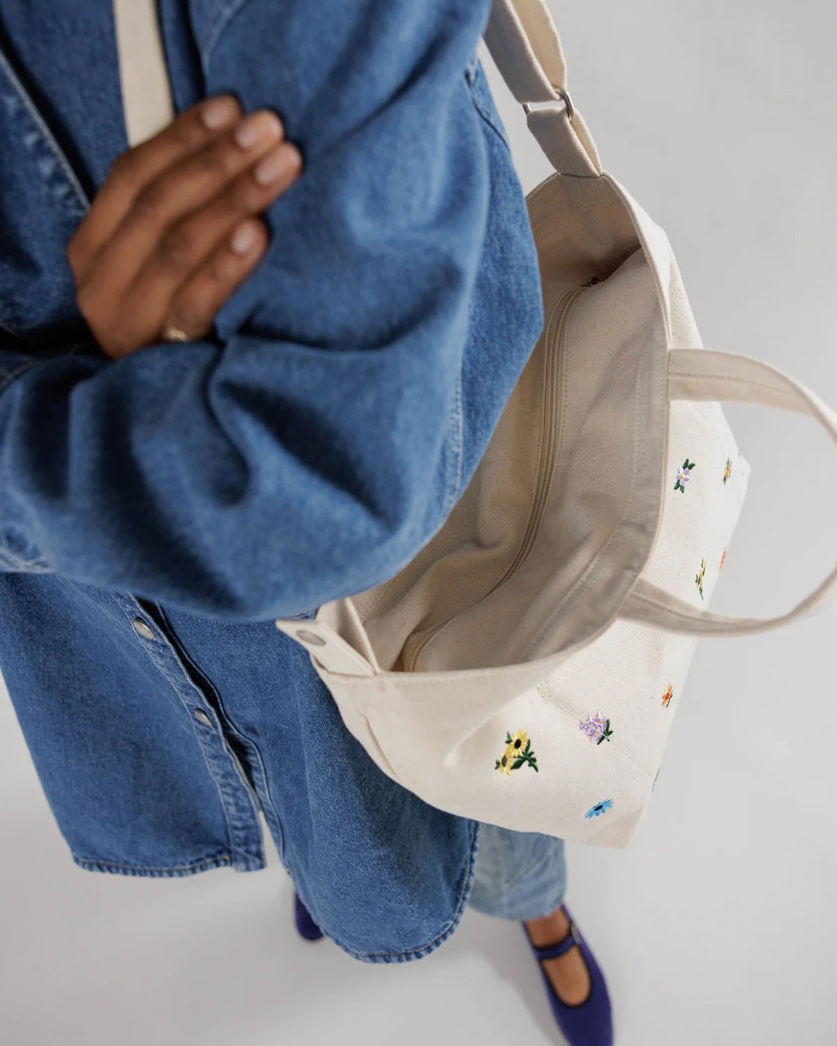 BAGGU | Horizontal Zip Duck Bag Embroidered Ditsy Floral