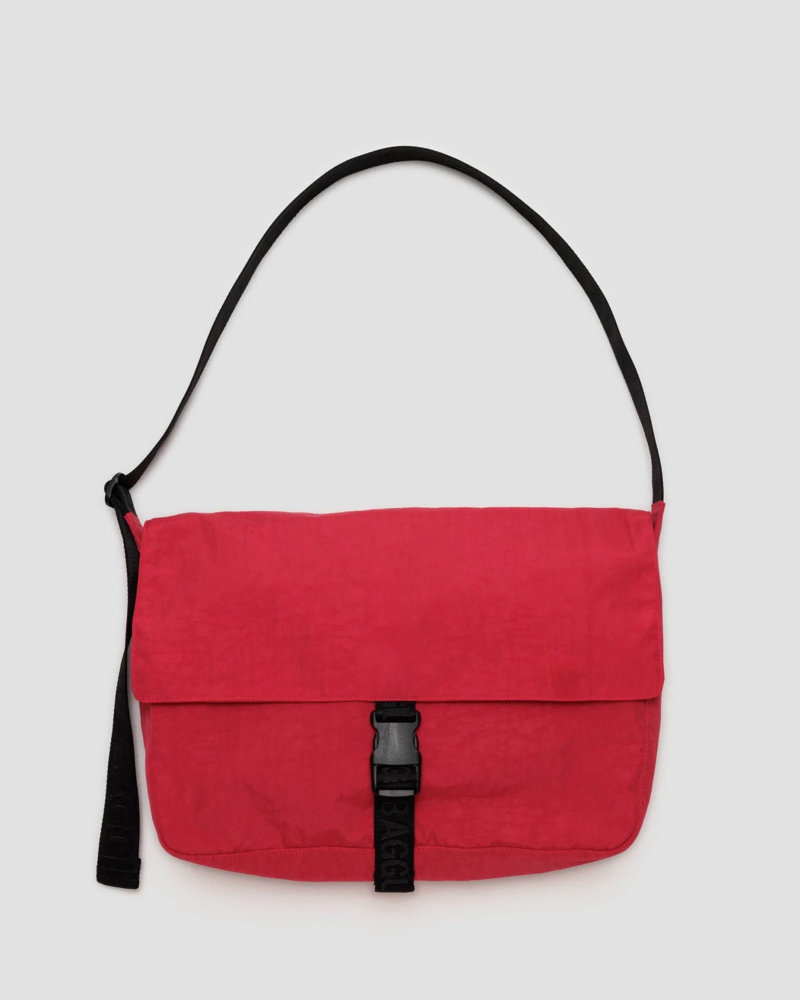 BAGGU Nylon Messenger Bag - Candy Apple