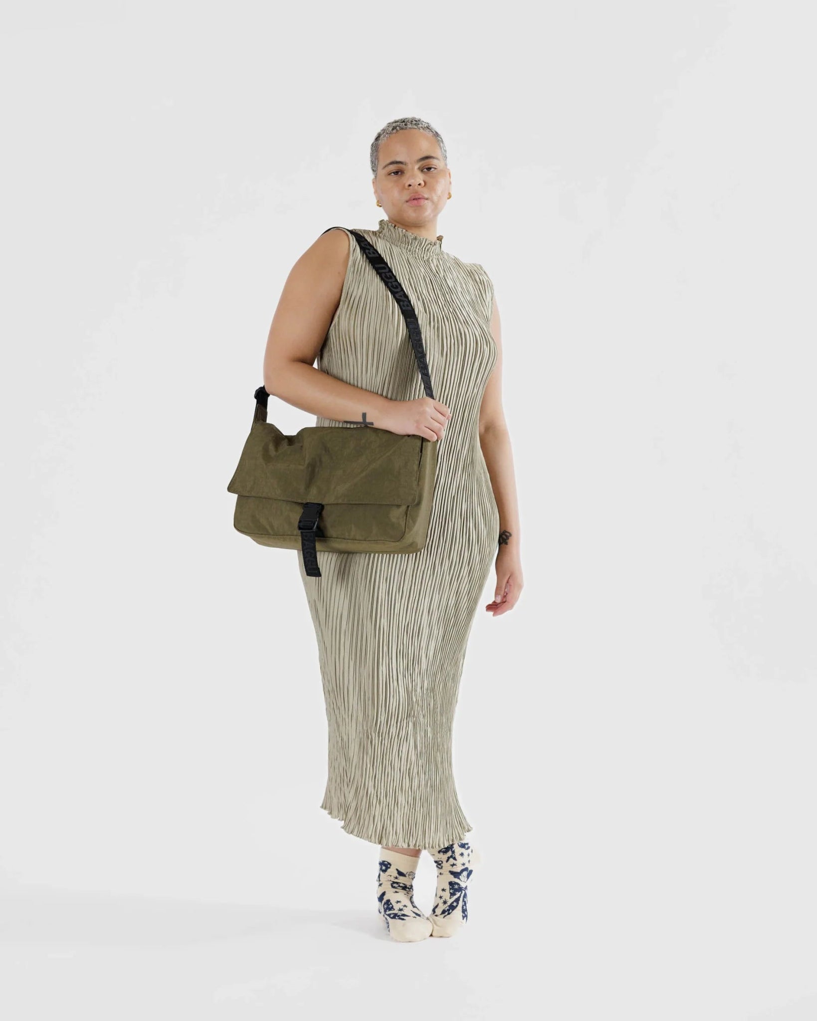 BAGGU Nylon Messenger Bag - Seaweed