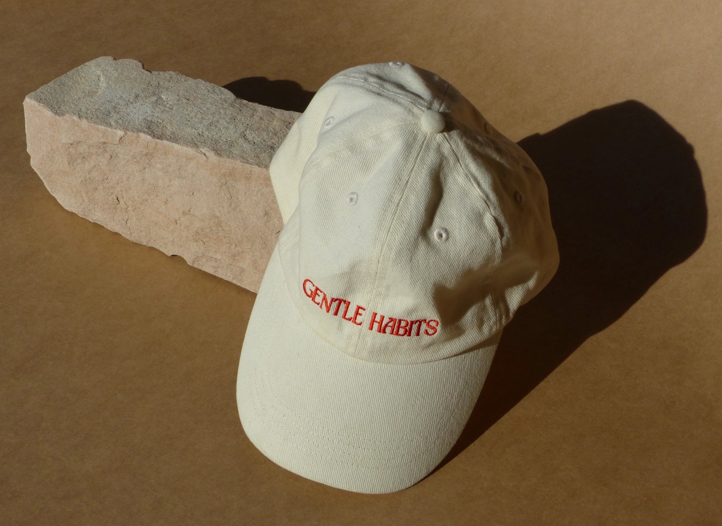 GENTLE HABITS | Positive Outcomes Cap - Cream/Red