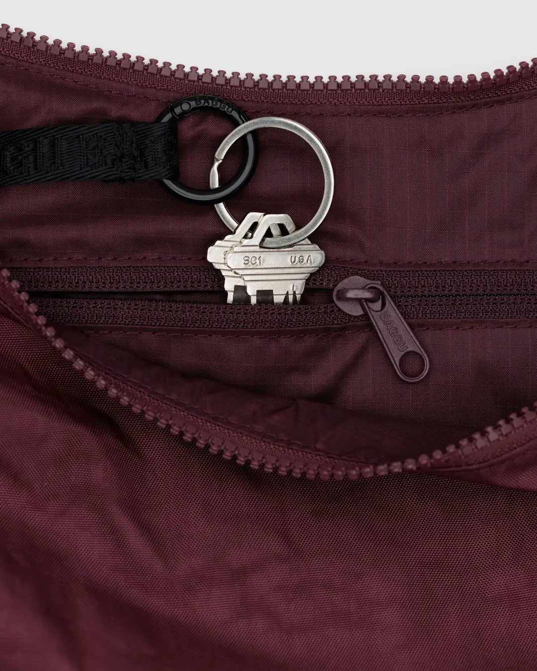 BAGGU | Medium Nylon Crescent - Mahogany