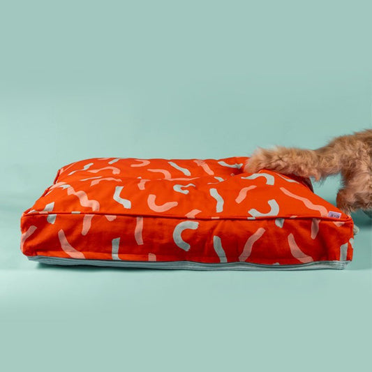 WINNIE & OSLOWINNIE & OSLO Pet Bed in Whacky Wavy - PICK UP ONLYPreston Apothecary